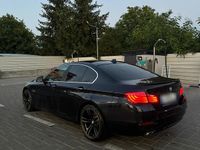 Second-hand BMW 520 190 CP (139 kW) 2014 Albastru Berlinǎ