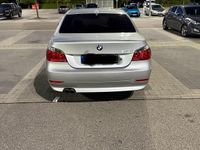 Gebraucht BMW 523 177 PS (130 kW) 2005 Silber Limousine