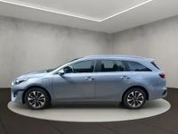 Używany Kia Ceed 105 KM (77 kW) 2025 Srebrny Hatchback