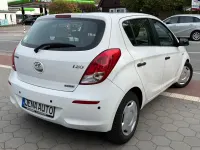 Gebraucht Hyundai i20 75 PS (55 kW) 2014 Weiß Kleinwagen