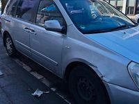 Gebraucht Kia Carnival 185 PS (136 kW) 2006 Silber Van / Kleinbus