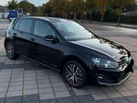 Gebraucht VW Golf VII Allstar 110 PS (80 kW) 2016 Deep black perleffekt Kleinwagen