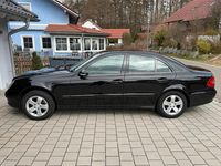 Second-hand Mercedes E200 184 CP (135 kW) 2006 Negru Berlinǎ