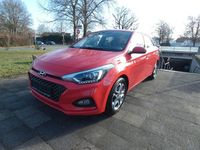 Gebraucht Hyundai i20 Style 101 PS (74 kW) 2018 Rot Limousine