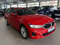 Gebraucht BMW 320 190 PS (139 kW) 2023 Rot Kombi