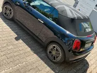 Gebraucht Mini Cooper SE Cabriolet 135 kW (184 PS) 2023 Schwarz Cabrio