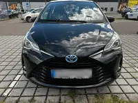 Gebraucht Toyota Yaris Hybrid Team 101 PS (74 kW) 2018 Schwarz Kleinwagen