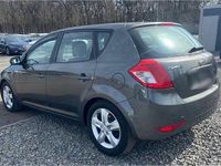 Gebraucht Kia Ceed Edition 7 90 PS (66 kW) 2012 Grau Kleinwagen
