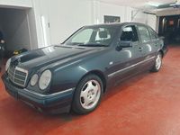 Gebraucht Mercedes E240 170 PS (125 kW) 1998 Blau Limousine