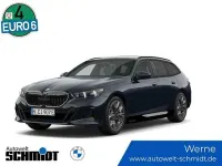 Neu BMW 550e M Sport 489 PS (359 kW) 2026 M carbonschwarz Kombi