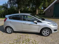 Gebraucht Ford Fiesta Individual 101 PS (74 kW) 2015 Silber Kleinwagen