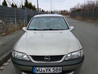 Gebraucht Opel Vectra 110 PS (80 kW) 1996 Gold Limousine