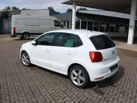 Gebraucht VW Polo Highline 90 PS (66 kW) 2015 Pure white Kleinwagen