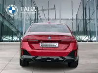 Gebraucht BMW 550e M Sport 489 PS (359 kW) 2025 Rot Limousine