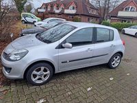 Gebraucht Renault Clio II Authentique 75 PS (55 kW) 2006 Silber Kleinwagen