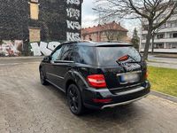 Gebraucht Mercedes ML350 224 PS (164 kW) 2009 Schwarz SUV