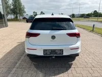 Gebraucht VW Golf VIII Life 131 PS (96 kW) 2022 Weiß Limousine