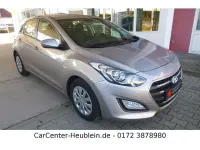 Gebraucht Hyundai i30 Classic 101 PS (74 kW) 2017 White sand (metallic) Limousine