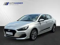 Gebraucht Hyundai i30 Trend 140 PS (102 kW) 2020 Silber Limousine