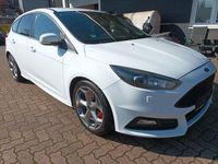 Gebraucht Ford Focus ST 250 PS (183 kW) 2017 Weiß Limousine