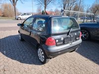 Second-hand Renault Twingo 58 CP (42 kW) 2004 Negru Hatchback