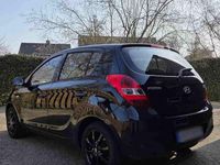 Gebraucht Hyundai i20 Classic 77 PS (56 kW) 2010 Schwarz Kleinwagen