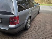 Second-hand VW Passat 100 CP (73 kW) 2004 Gri Break