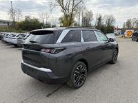 Neu Peugeot 5008 Allure 145 PS (106 kW) 2025 Perla nera schwarz metallic Van / Kleinbus