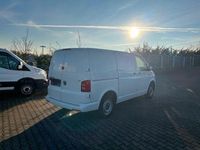 Gebraucht VW T6 102 PS (75 kW) 2017 Candyweiss Van