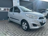 Gebraucht Hyundai i10 Edition 69 PS (50 kW) 2013 Silber Kleinwagen
