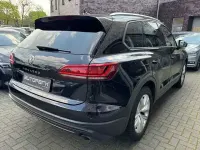Second-hand VW Touareg Basis 231 CP (169 kW) 2021 Negru SUV