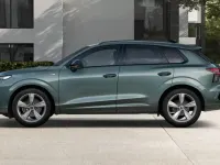 Neu Audi Q3 S-Line 204 PS (150 kW) 2026 Salbeigrün metallic SUV