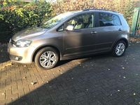 Usado VW Golf VII 105 HP (77 kW) 2013 Castanho Sedan