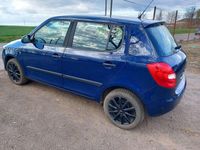 Gebraucht Skoda Fabia 60 PS (44 kW) 2011 Blau Kleinwagen