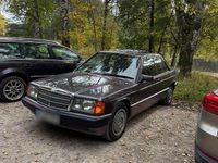 Gebraucht Mercedes 190 118 PS (86 kW) 1991 Violet Limousine