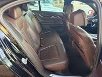 Gebraucht BMW 740 320 PS (235 kW) 2019 Carbonschwarz Limousine