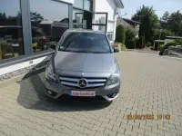 Gebraucht Mercedes B180 109 PS (80 kW) 2012 Mountaingrau  met. Kleinwagen