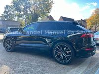 Neu Audi Q8 S-Line 286 PS (210 kW) 2025 Mythosschwarz metallic SUV