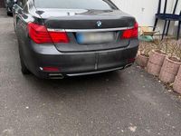 Gebraucht BMW 740 Performance 306 PS (225 kW) 2012 Grau Limousine