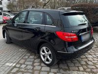 Gebraucht Mercedes B220 170 PS (125 kW) 2013 Schwarz Van / Kleinbus