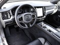 Gebraucht Volvo V60 CC Plus 197 PS (144 kW) 2023 Grau Kombi