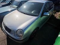 Second-hand VW Polo 68 CP (50 kW) 2002 Argintiu Berlinǎ