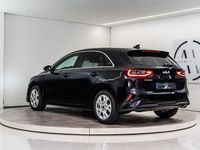 Second-hand Kia Ceed 120 CP (88 kW) 2022 Negru Hatchback