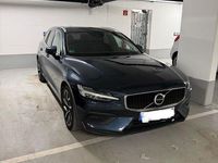 Gebraucht Volvo V60 250 PS (183 kW) 2019 Blau Kombi