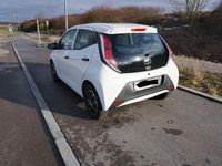 Gebraucht Toyota Aygo 69 PS (50 kW) 2018 Weiß Kleinwagen