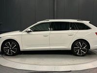 Gebraucht Skoda Superb Style 150 PS (110 kW) 2024 Moonweiss metallic Kombi