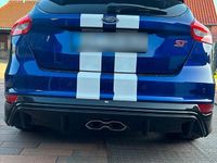 Usata Ford Focus ST 185 CV (136 kW) 2016 Blu Berlina