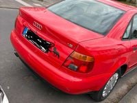 Gebraucht Audi A4 125 PS (91 kW) 1996 Rot Limousine
