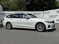 Gebraucht BMW 320 Shadowline 190 PS (139 kW) 2022 Mineralweiss metallic Kombi