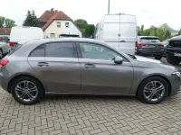 Gebraucht Mercedes A180 116 PS (85 kW) 2018 Grau Limousine